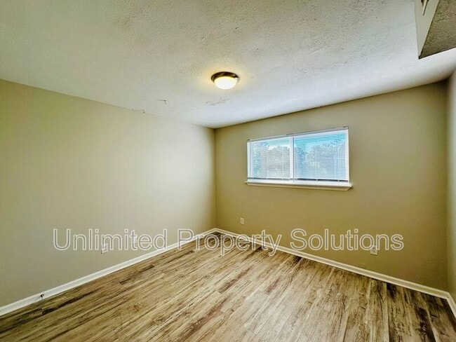 Building Photo - 213 Sunn Aire Ct