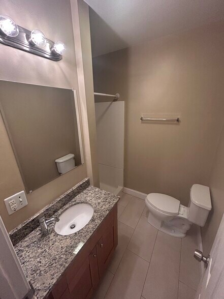Building Photo - 76 Egmont St