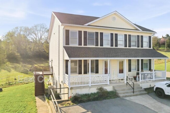 Building Photo - 257 School House Dr