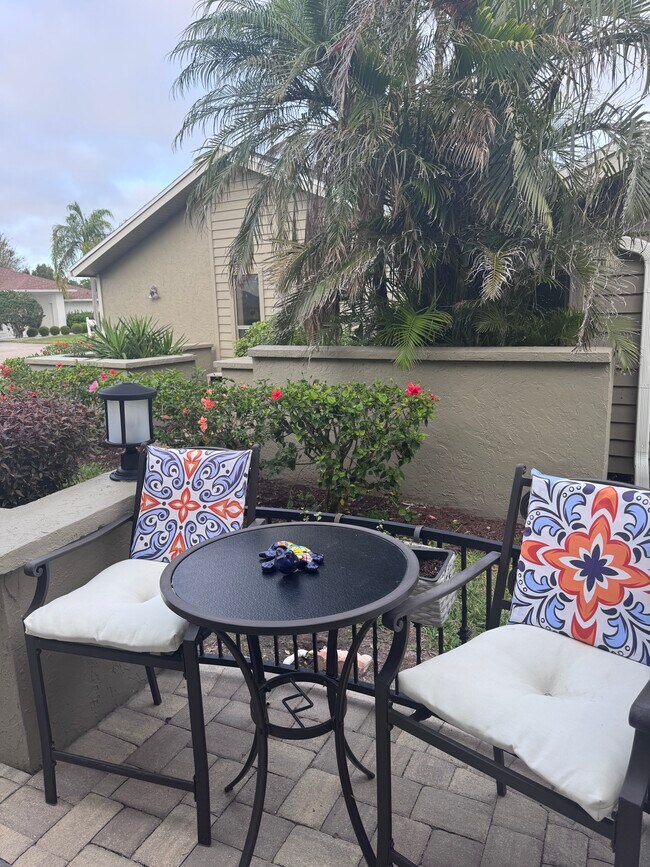 Building Photo - 3509b Avenida Madera