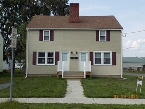 Building Photo - 450 Albert St