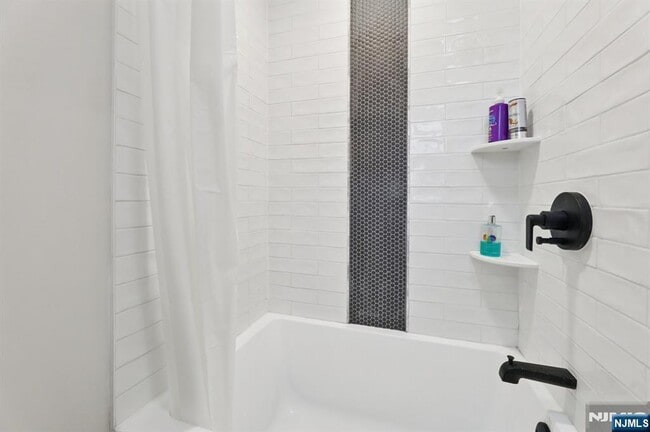 Building Photo - 567 S Broad St