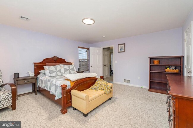 Building Photo - 117 Hawk Ct