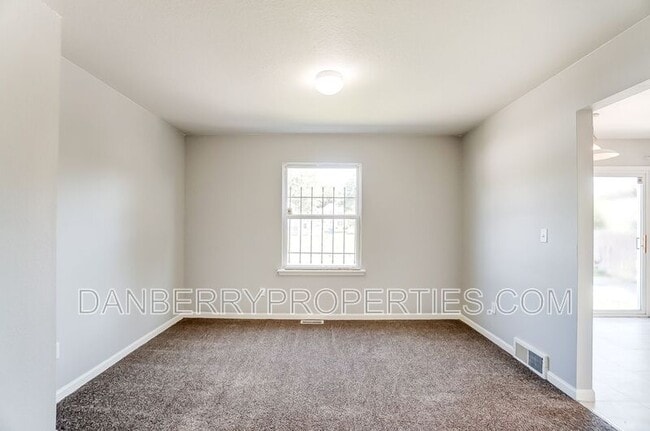 Building Photo - 3660 Willow Run Dr