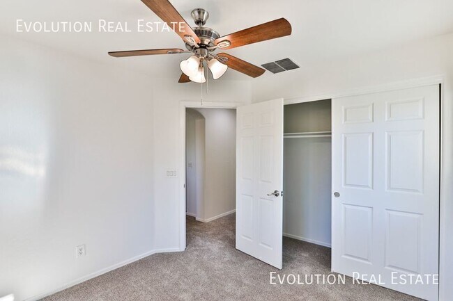 Building Photo - MOVE IN READY! 4 Bedroom Home in La Aldea