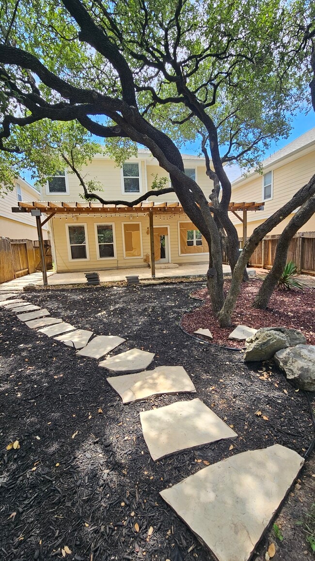 Building Photo - 4719 Shavano Ct