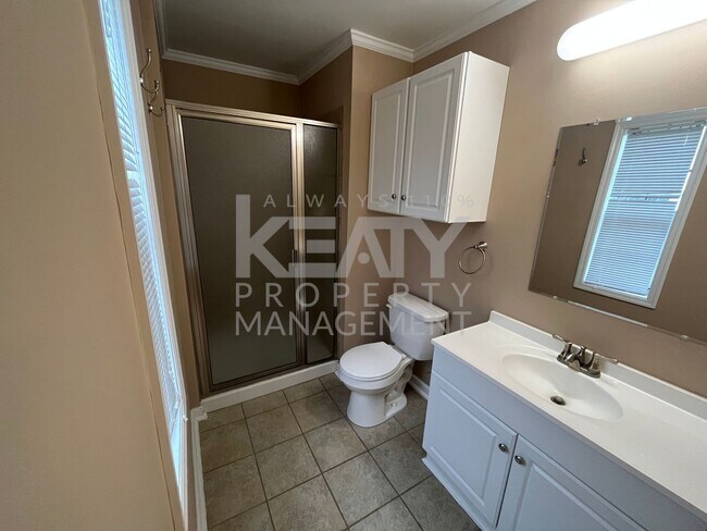 Building Photo - COMING SOON! Spacious townhouse in the heart of Lafayette!