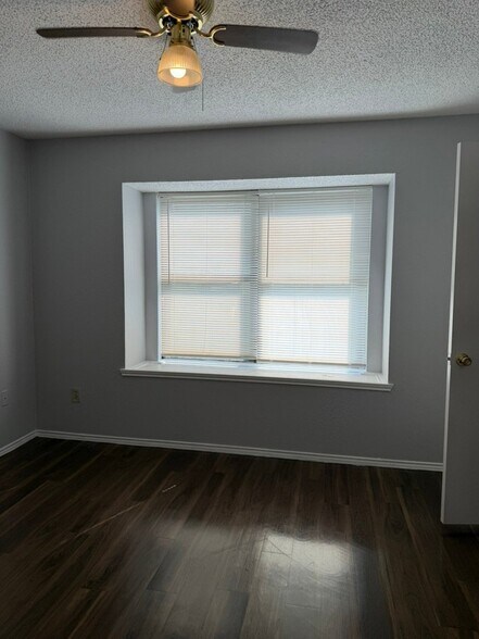 Building Photo - 3060 Gregory Ln