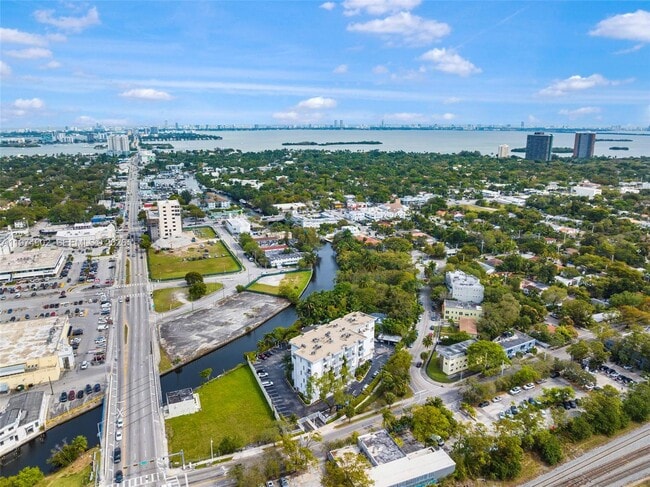 Building Photo - 7801 NE 4th Ct