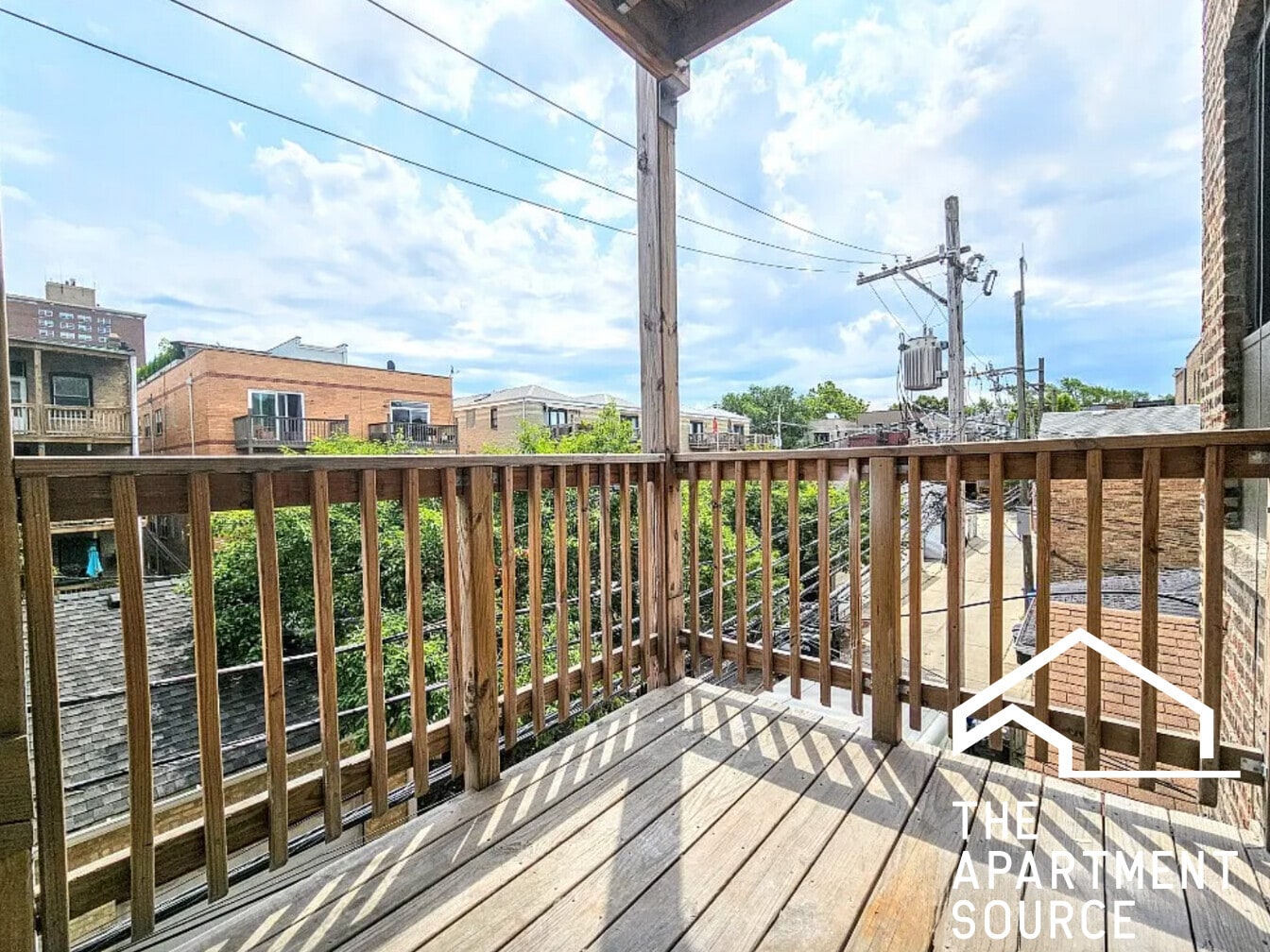 Building Photo - 3953 N Janssen Ave