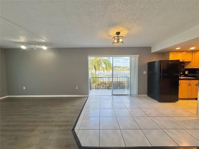 Building Photo - 1550 11th St NE