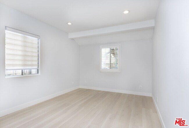 Building Photo - 14843 Morrison St