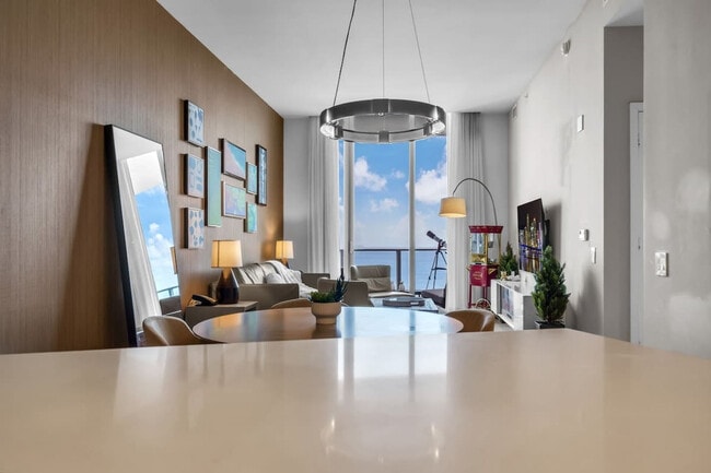 Building Photo - 4111 S Ocean Dr