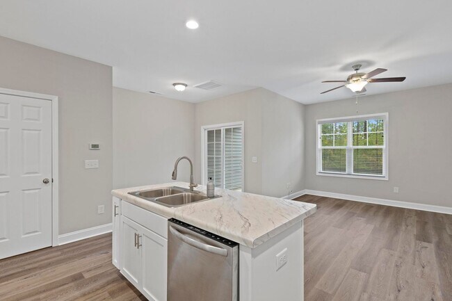 Building Photo - Townhome for Rent!