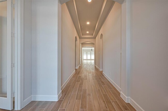 Building Photo - 29808 Breezy Pnes Lp