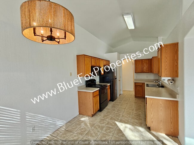 Building Photo - 7939 W Mural Hill Dr