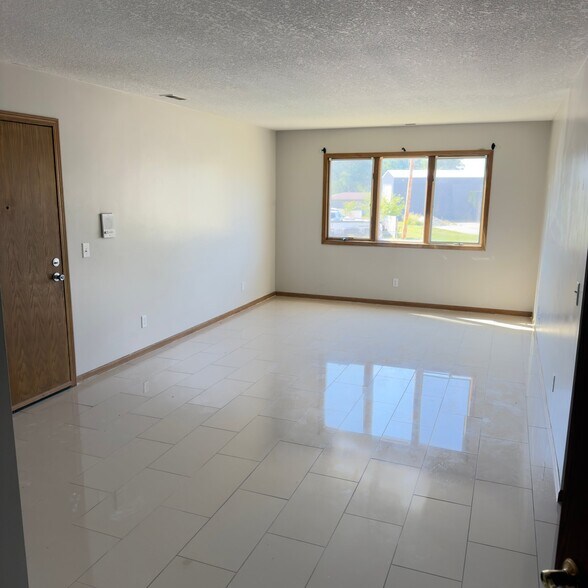 Building Photo - 703 11th Avenue B Ct
