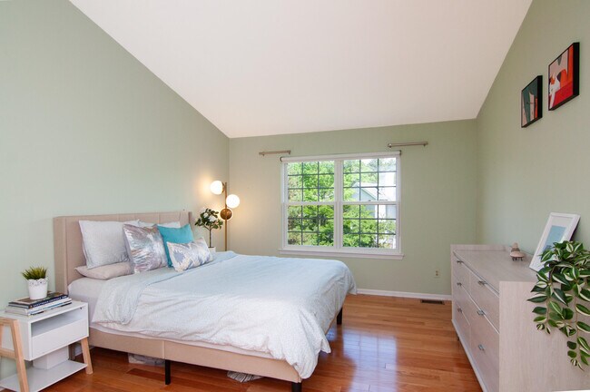 Building Photo - 4471 Hillside Ct