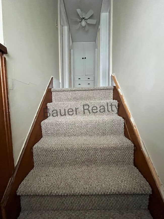 Building Photo - 3 Bedroom single family home