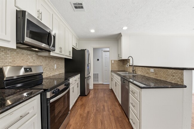 Building Photo - 2019 Brimberry St