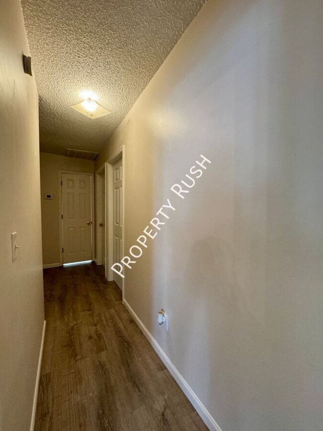 Building Photo - 3531 Sleepy Hollow Rd