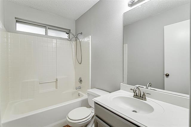 Building Photo - 636 Green Mountain Rd