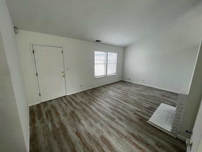 Building Photo - 5108 Vigna Way