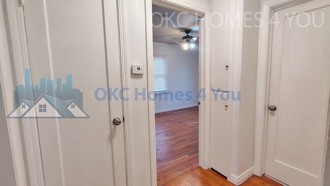 Building Photo - Charming 2 Bedroom near I-44 & May Ave.