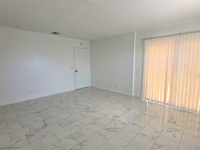 Building Photo - 928 S Federal Hwy