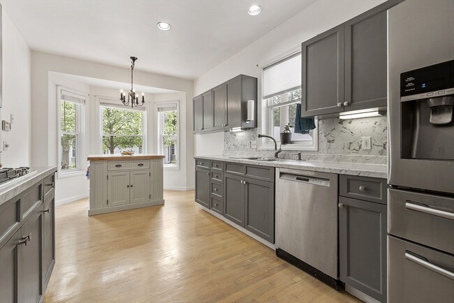 Building Photo - 5 Maple Ridge Dr