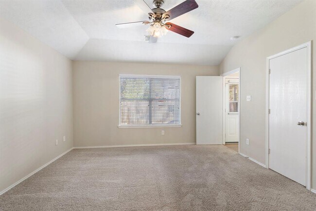 Building Photo - 31 Bark Bend Pl