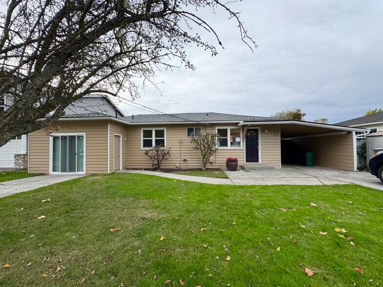 Primary Photo - 6513 102nd Ave NE