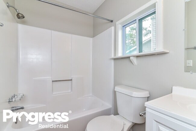 Building Photo - 490 Radio Ct