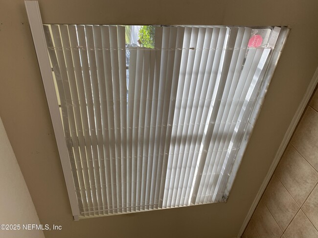 Building Photo - 1643 Rhonda Dr