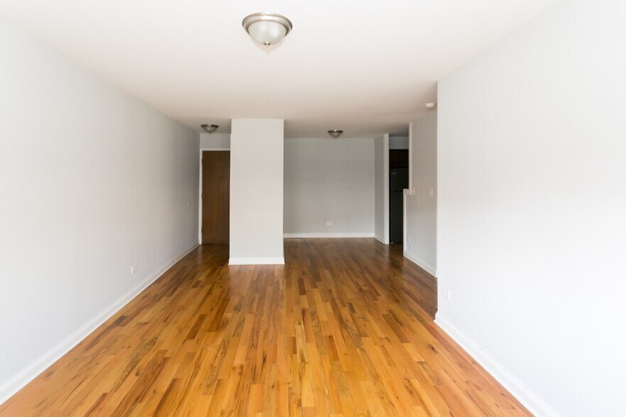 Building Photo - 696 Elm Pl