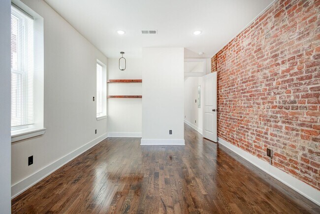 Building Photo - 5709 Baltimore Ave
