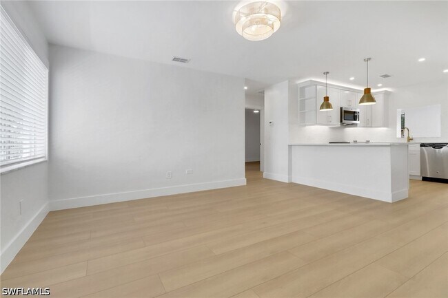 Building Photo - 4525 Fluvia Ave