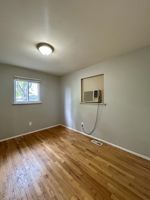 Building Photo - 35 E Charlotte Ave