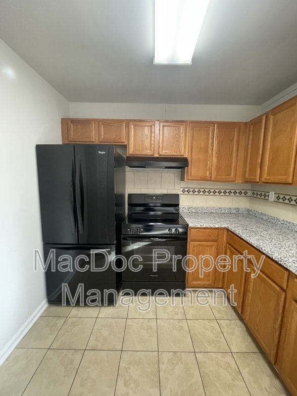 Building Photo - 128 Hickok Cir