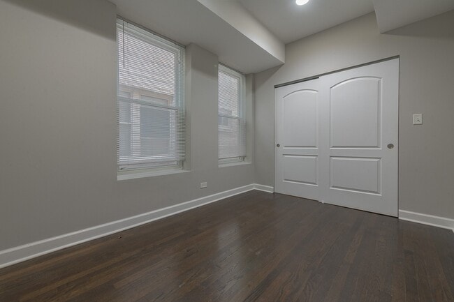 Building Photo - 4934 N Albany Ave