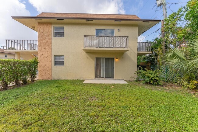 Building Photo - 720 N Dixie Hwy