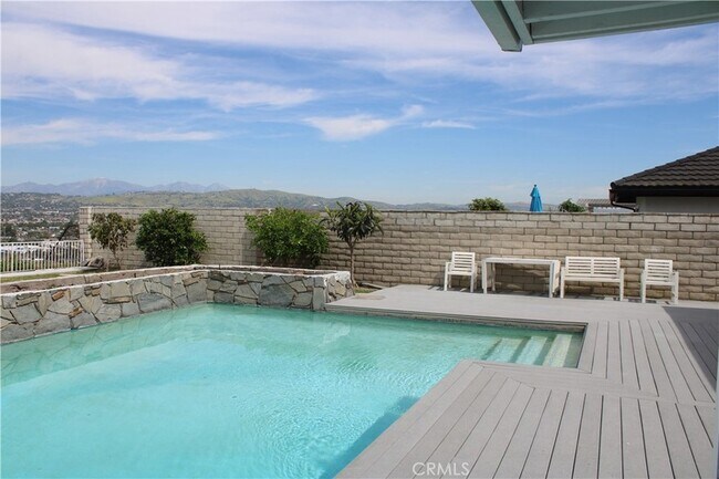 Building Photo - 761 W Country Hills Dr