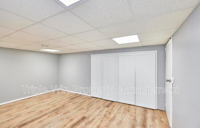 Building Photo - 1405 Willowbrook Dr