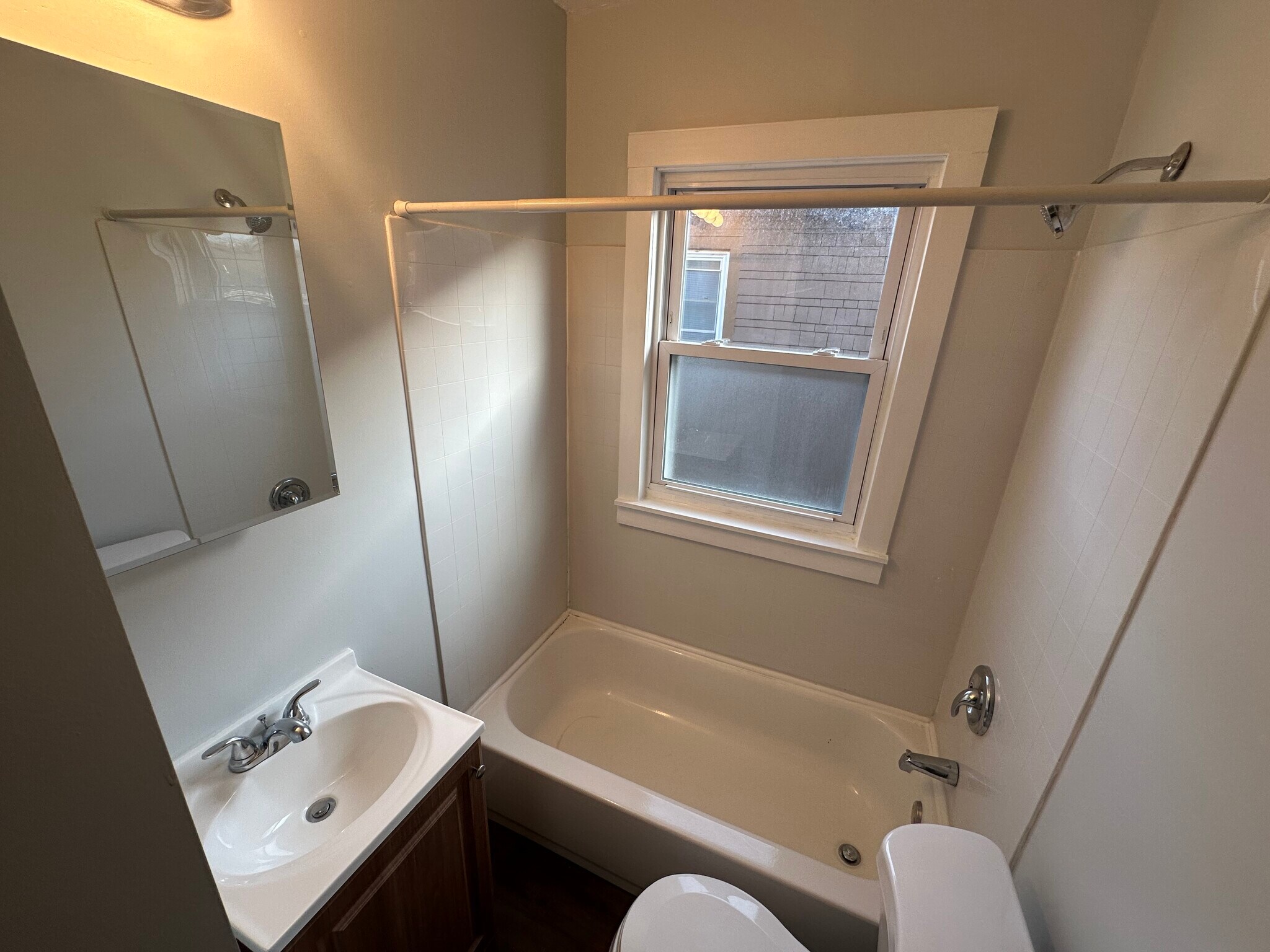 Building Photo - 7008 Plainfield Rd