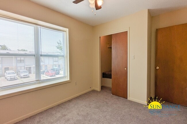 Building Photo - Adorable 2 Bedroom Townhouse located in Fort Walton Beach!