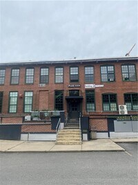 Building Photo - 1117 Douglas Ave