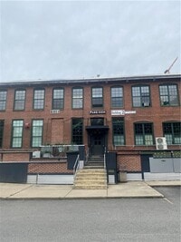 Building Photo - 1117 Douglas Ave