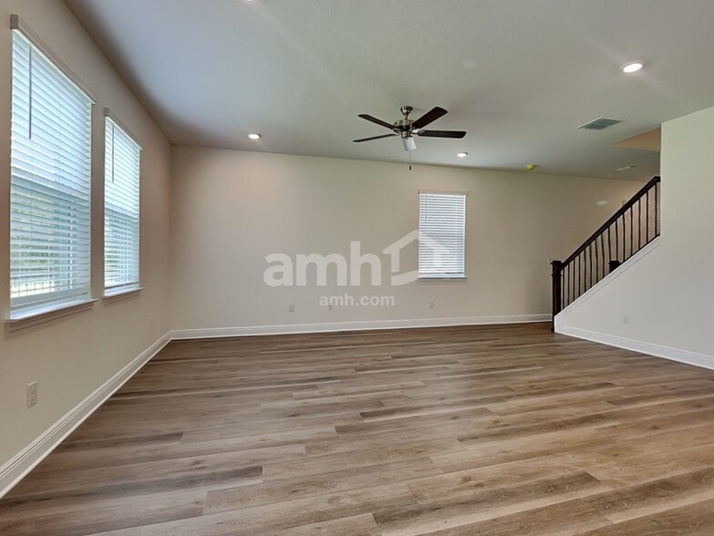 Building Photo - 27212 St Andrews Ave