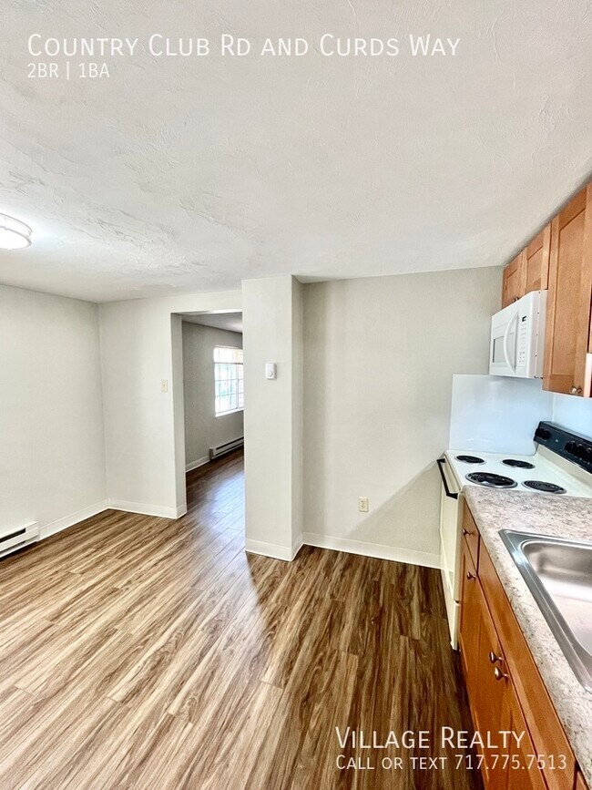 Building Photo - 671 Country Club Rd