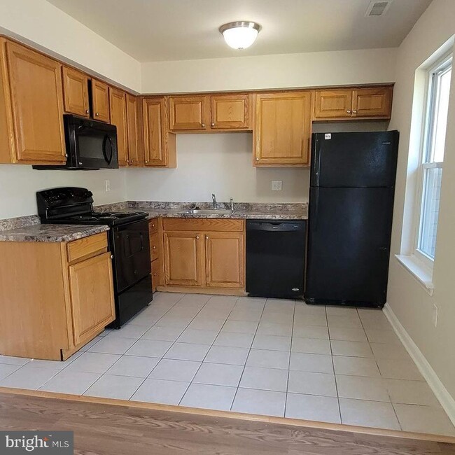 Building Photo - 5801 Folgate Ct